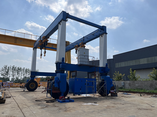 游艇搬運機 (12).jpg