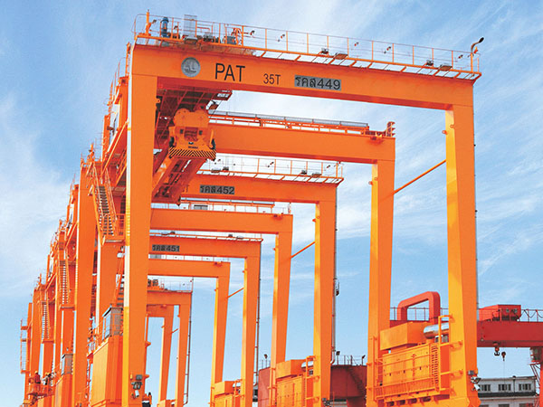 輪胎集裝箱起重機.jpg