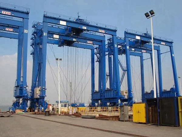 集裝箱門式起重機 (24).jpg